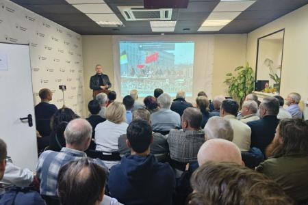 Участники общественной дискуссии об октябрьских событиях 1993 года заявили о необходимости установки памятника героическим защитникам Верховного Совета РСФСР