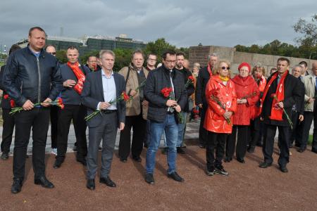 Санкт-Петербург. Коммунисты почтили память жертв «Черного Октября»