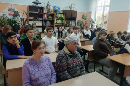 Тульский обком партии продолжает организовывать патриотические уроки для школьников