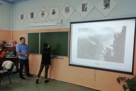 Тульский обком партии продолжает организовывать патриотические уроки для школьников