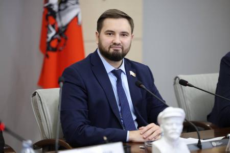Фракция КПРФ в Московской городской Думе провела круглый стол на тему: «105 лет комсомолу. Эпоха побед»