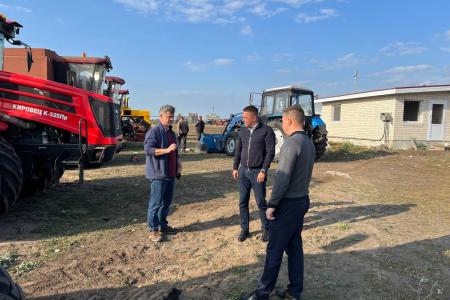 Айрат Гибатдинов посетил сельскохозяйственное предприятие ООО «Ростагро»