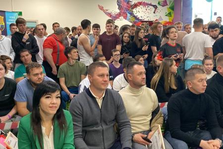 Благодаря содействию члена ЦК КПРФ, сенатора РФ Айрата Гибатдинова, в Ульяновской области состоялся турнир по армрестлингу