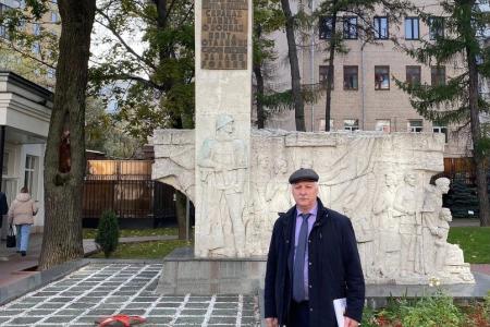 Не забудем подвиг героев! Депутаты фракции КПРФ в Мосгордуме почтили память Московского народного ополчения
