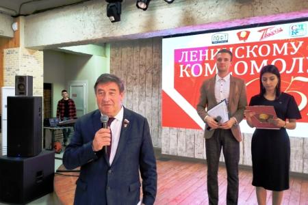 Лидер ставропольских коммунистов Виктор Гончаров: Наши комсомольцы умеют и учиться, и работать, и праздновать!