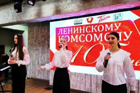 Лидер ставропольских коммунистов Виктор Гончаров: Наши комсомольцы умеют и учиться, и работать, и праздновать!