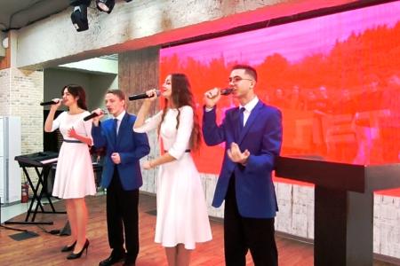 Лидер ставропольских коммунистов Виктор Гончаров: Наши комсомольцы умеют и учиться, и работать, и праздновать!