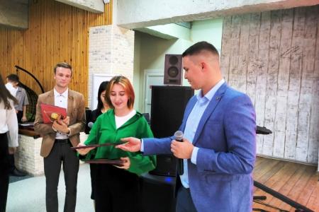 Лидер ставропольских коммунистов Виктор Гончаров: Наши комсомольцы умеют и учиться, и работать, и праздновать!