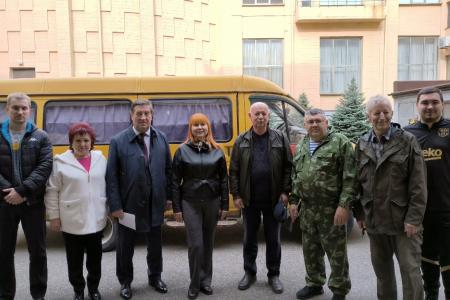 Лидер ставропольских коммунистов Виктор Гончаров: Нашему краевому депутату, ушедшему добровольцем на фронт, мы вручили Знамя Победы и велели вернуться с ним и Победой домой!