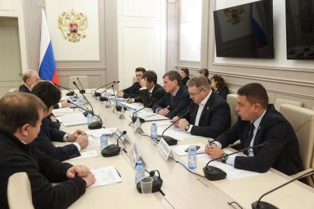 Член ЦК КПРФ, сенатор РФ Айрат Гибатдинов принял участие в обсуждении хода реализации государственной программы «Развитие авиационной промышленности»