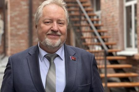 Сергей Обухов - «Красной линии»: «"Жареный петух" заставляет власть принимать предложения КПРФ»