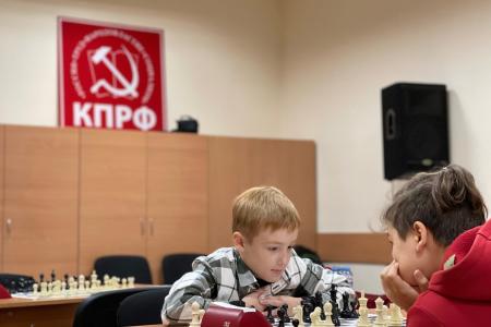 Крымские коммунисты провели шахматный турнир «Красная ладья»