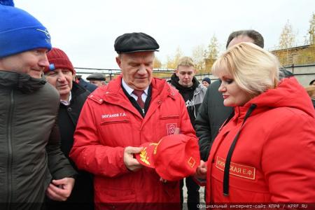 118-й гуманитарный конвой КПРФ ушел на Донбасс