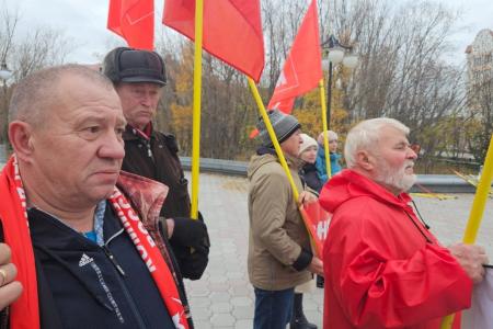 Ямало-Ненецкий автономный округ. В Салехарде прошел митинг в память трагических событий 3-4 октября 1993 года