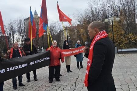 Ямало-Ненецкий автономный округ. В Салехарде прошел митинг в память трагических событий 3-4 октября 1993 года