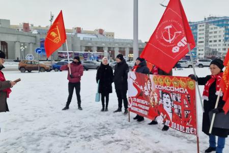 На Ямале прошли акции в честь 105-й годовщины со дня образования ВЛКСМ
