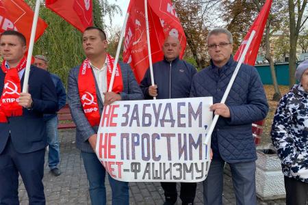 Ульяновцы почтили память защитников Дома Советов