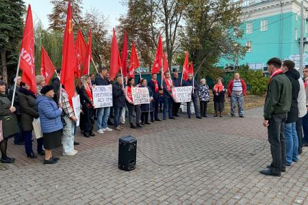 Ульяновцы почтили память защитников Дома Советов