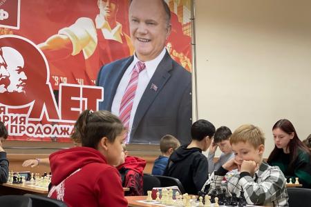 Крымские коммунисты провели шахматный турнир «Красная ладья»