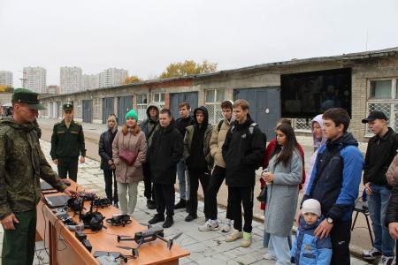 Коммунисты посетили Тюменское высшее военно-инженерное командное училище