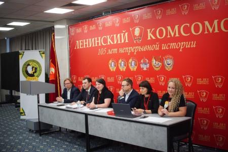 Навстречу VII Съезду Ленинского комсомола