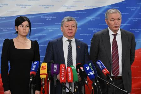 Д.Г. Новиков и Л.И. Калашников выступили перед журналистами в Госдуме. Видео
