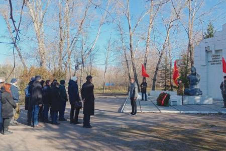 В Омске 105-ю годовщину Ленинского комсомола отмечали на местах