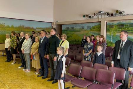 Член ЦК КПРФ, сенатор РФ Айрат Гибатдинов поздравил учителей города Ульяновска с профессиональным праздником