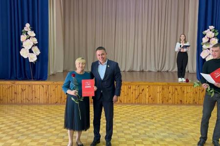 Член ЦК КПРФ, сенатор РФ Айрат Гибатдинов поздравил учителей города Ульяновска с профессиональным праздником