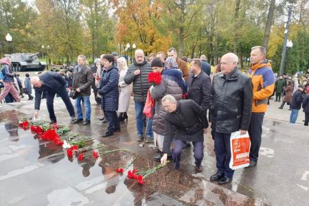 Ярославская область. В Рыбинске при участии КПРФ открыт первый памятник «детям войны»