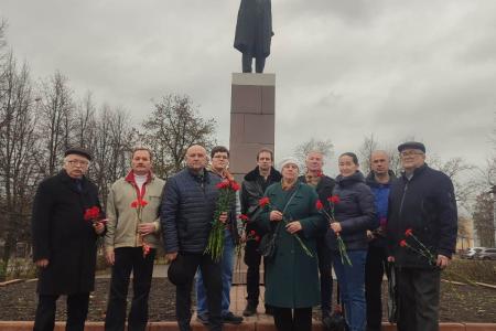 Подмосковные коммунисты отметили праздник Великой Октябрьской социалистической революции по всему региону