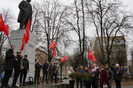 Подмосковные коммунисты отметили праздник Великой Октябрьской социалистической революции по всему региону