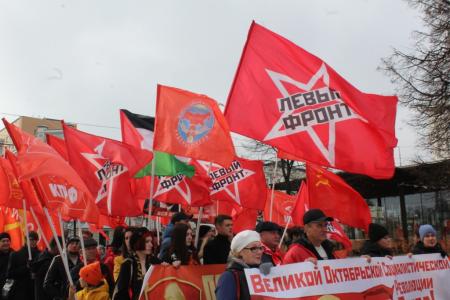 В Пензе отметили годовщину Великого Октября шествием и митингом