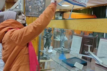 Воронежские школьники вживую прикоснулись к авиастроению, посетив авиационный завод