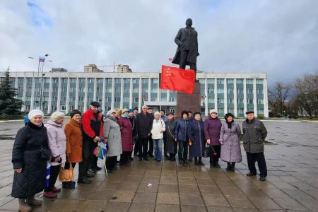 Подмосковные коммунисты отметили праздник Великой Октябрьской социалистической революции по всему региону