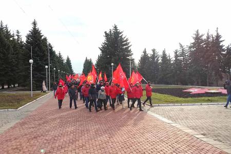В Чебоксарах состоялся митинг, приуроченный к 106-й годовщине Великого Октября