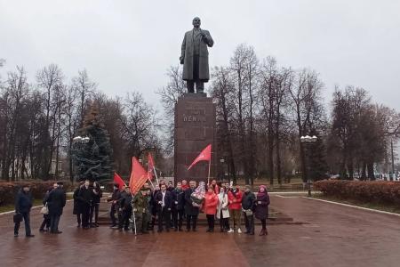 Подмосковные коммунисты отметили праздник Великой Октябрьской социалистической революции по всему региону