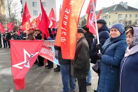 В Чебоксарах состоялся митинг, приуроченный к 106-й годовщине Великого Октября