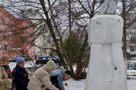 Тульские коммунисты почтили память Фридриха Энгельса
