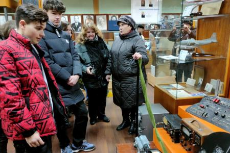 Воронежские школьники вживую прикоснулись к авиастроению, посетив авиационный завод