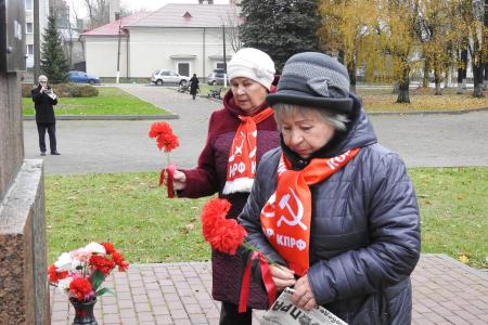 В Ленинградской области отметили годовщину Великого Октября