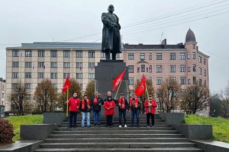 В Ленинградской области отметили годовщину Великого Октября