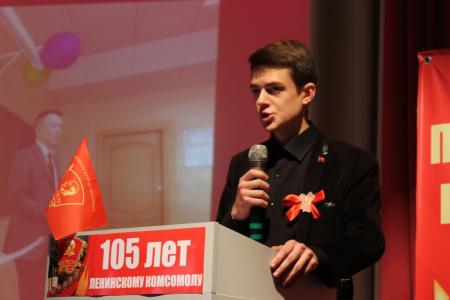 В Пензе отметили юбилей ВЛКСМ праздничным концертом