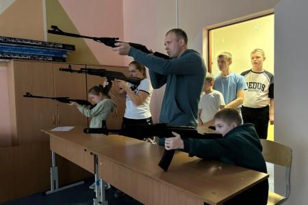 Коммунисты ЦАО города Тюмени приняли участие в организации семейного фестиваля «Ворошиловский стрелок»