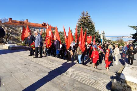 В Севастополе отметили 106-ю годовщину Великой Октябрьской социалистической революции