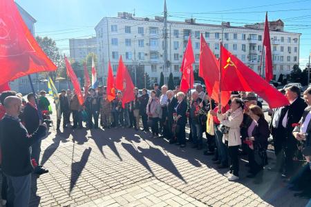Краснодарский край. Активисты КПРФ и сторонники партии отметили День Великого Октября