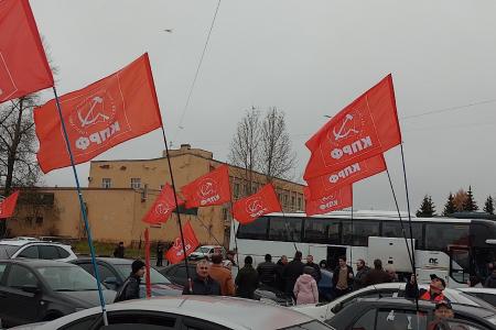 В Новгородской области в честь 106-й годовщины Великого Октября провели автопробег КПРФ