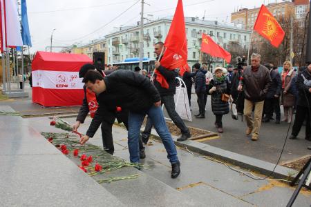 Коммунисты города Владимира провели митинг 7 ноября