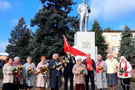 Краснодарский край. Активисты КПРФ и сторонники партии отметили День Великого Октября