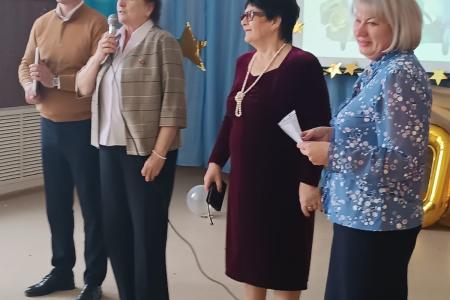 Лидер волгоградских коммунистов Тамара Головачева приняла участие в торжественном мероприятии, посвященном 100-летнему юбилею Верхнелипковской школы